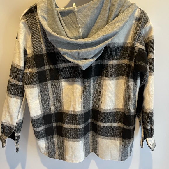 Lumister Women's Oversized Flannel Plaid Button Down Shirts Long Sleeve Hoodie - Picture 5 of 5